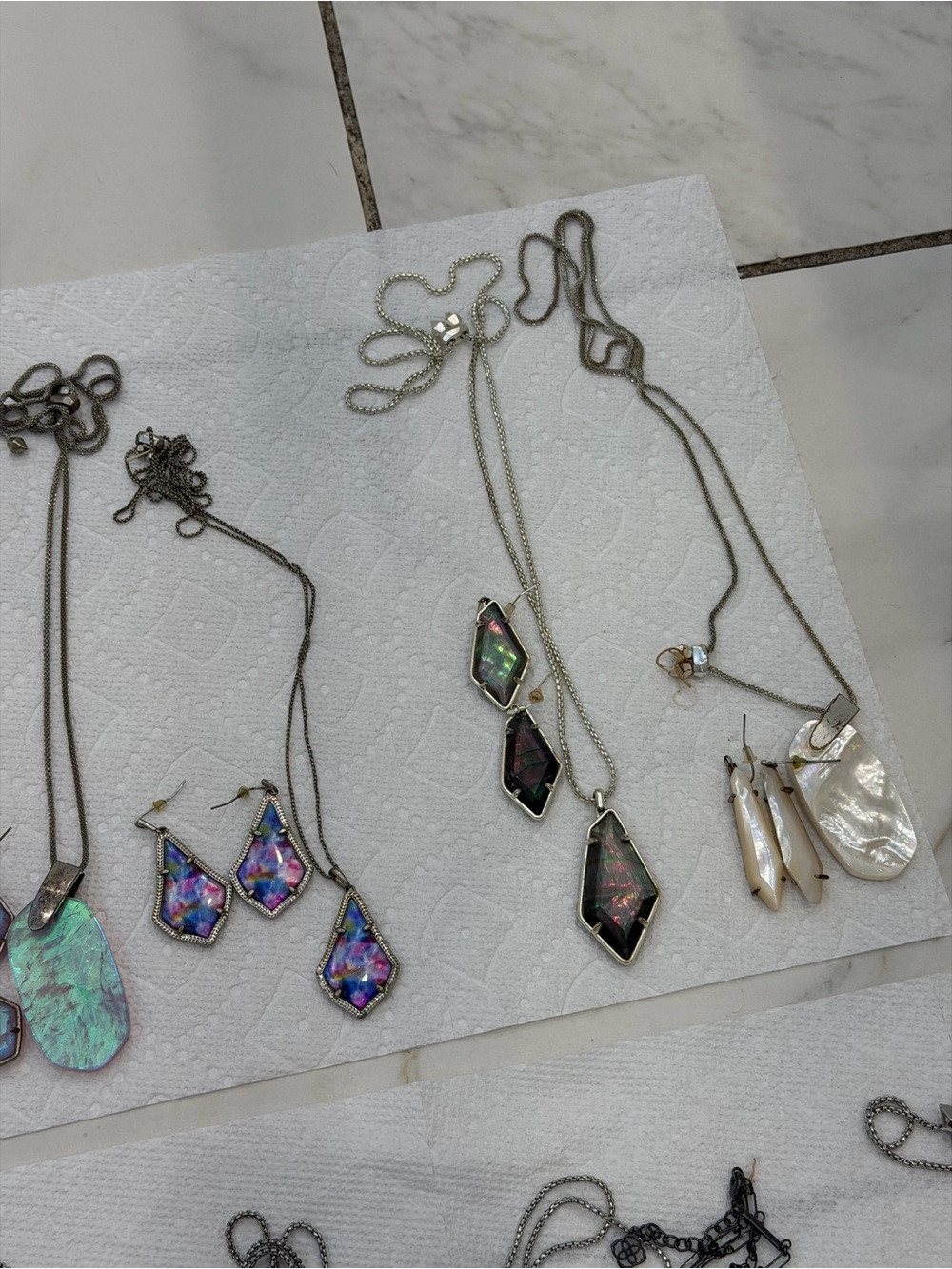Assorted Kendra Scott Earrings & Necklace Sets - Picture 7 of 10
